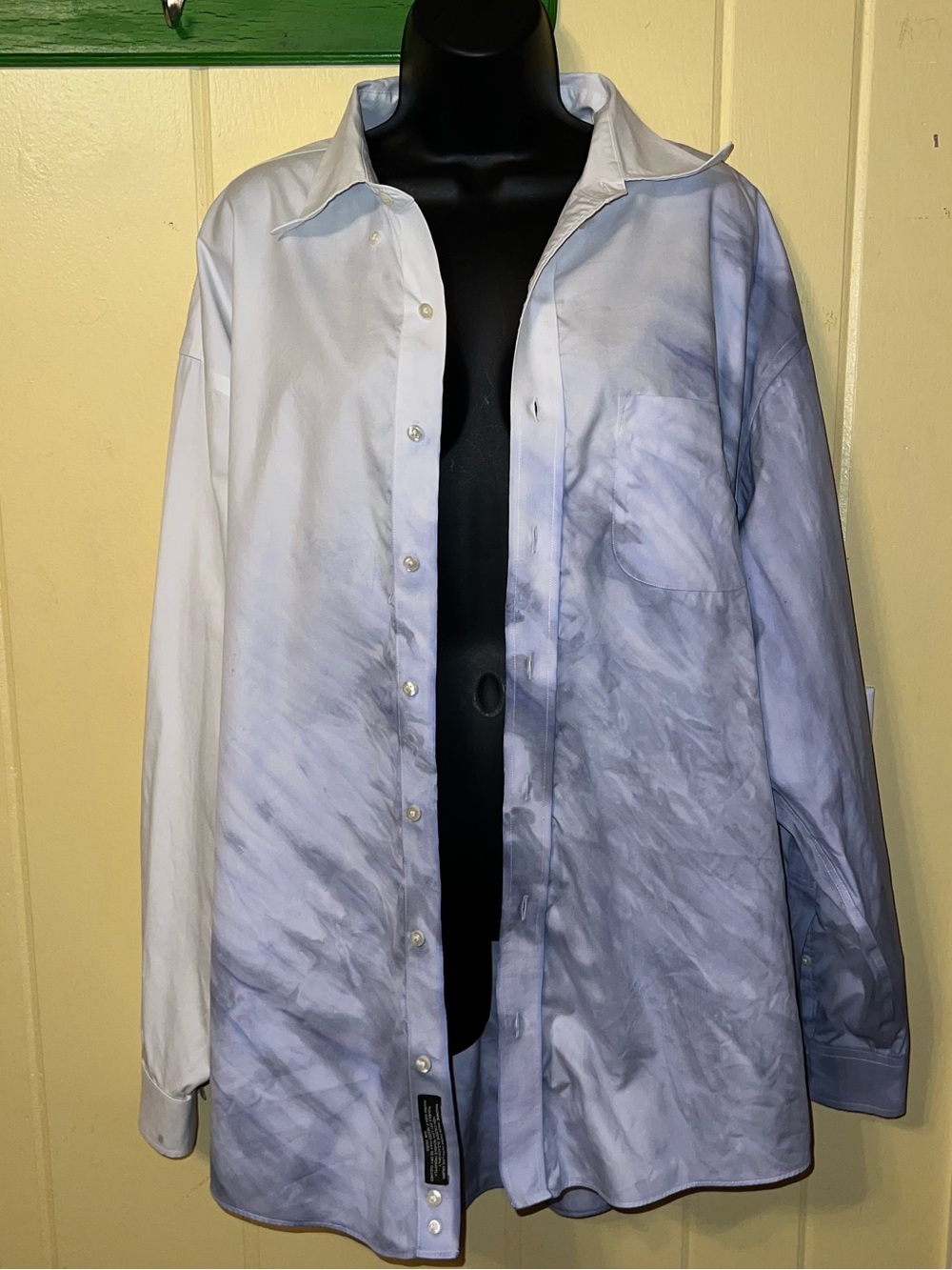 White Ombre Watercolor Artisanal Upcycled Blue Retro Button-Up Shirt Size XL - Picture 2 of 12